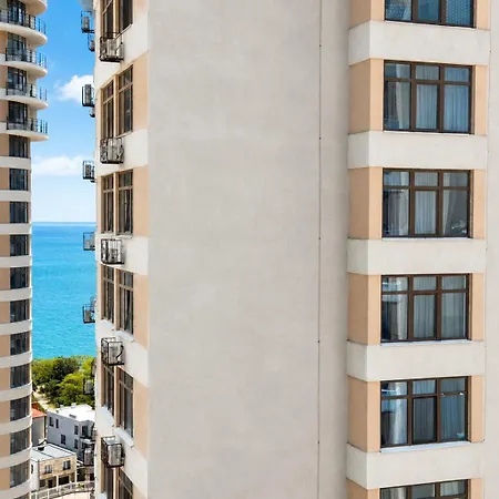 Apartment просторная в аркадии каманина